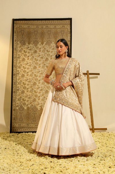 Aarif - Daisy Ivory Lehenga set with Odhni