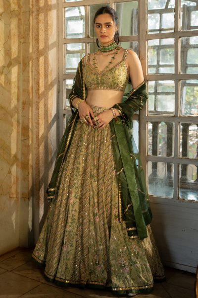 Polvina antique Lehenga