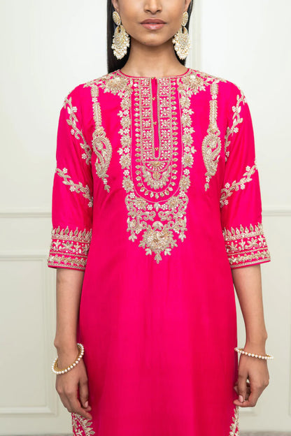 AALAYA - A-LINE KURTA WITH DOGRI SALWAR AND ODHNI