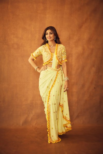 Shilpa Shetty Saree With Bandi